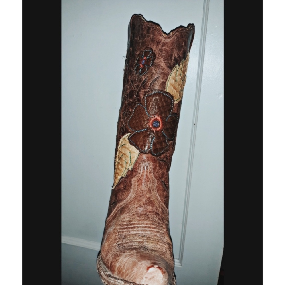 Corral boots